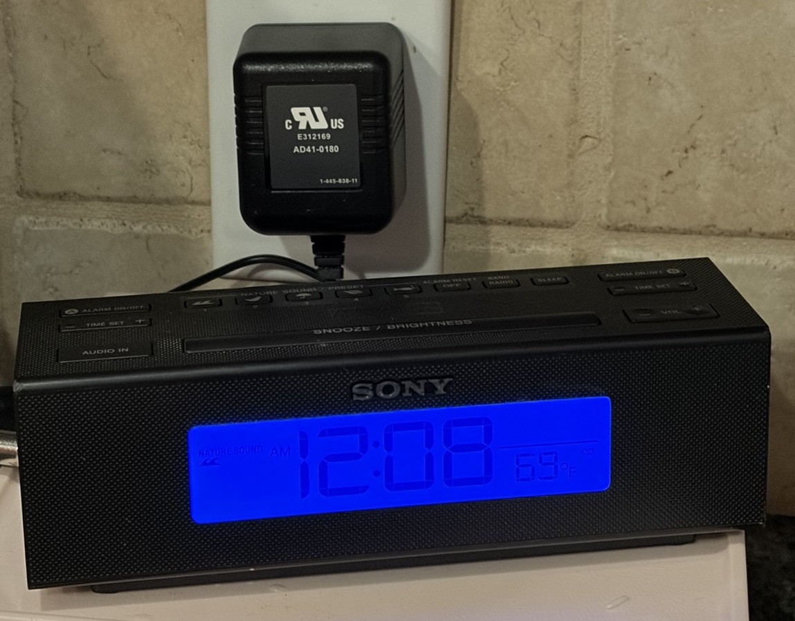 Radio With Nature Sounds Am/fm Dual Alarm Backlit Lcd Aux In