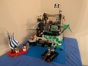 Vintage (1991) LEGO Pirates set 6273 Rock Island Refuge -  RARE
