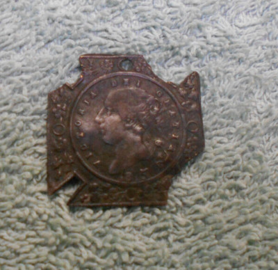 #D623.  MYSTERY QUEEN VICTORIA   MEDAL, BROKEN EDGES, DATED 1815