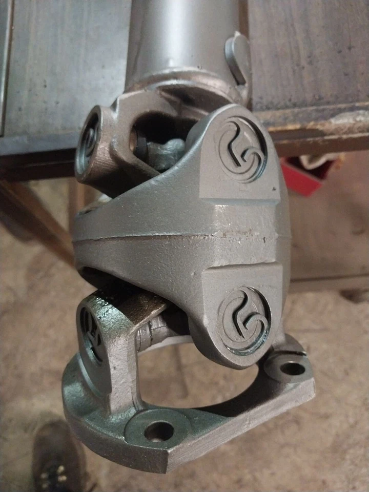 Árbol de transmisión Dodge 94-99 Ram1500 AWD/4WD 94-97 2500 98-99 3500 00-01 1500 Foto 2 de 4