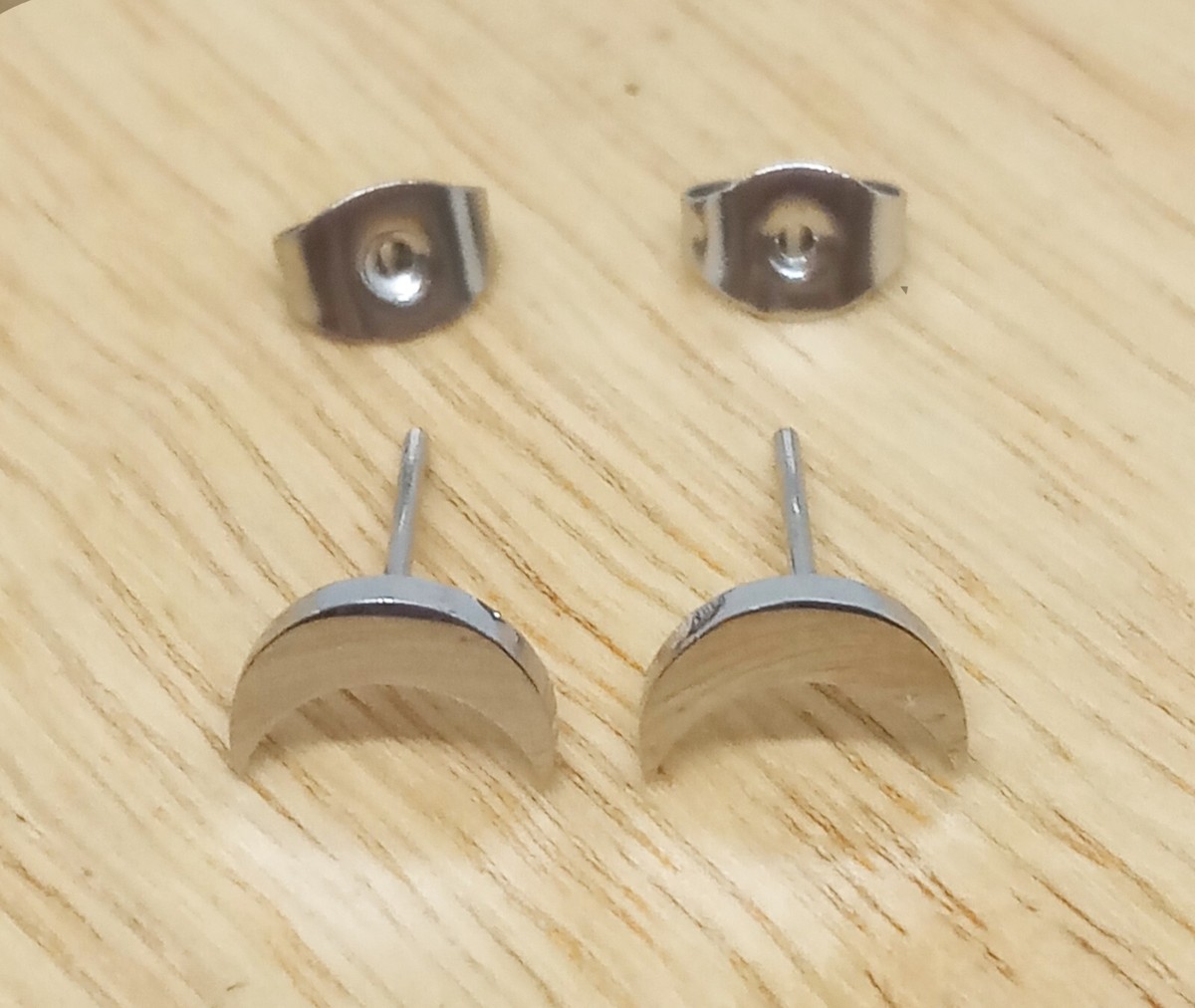 Vankula Piercing per orecchio, in acciaio inox, per uomo e donna, 4 mm, 6 mm, Metallo