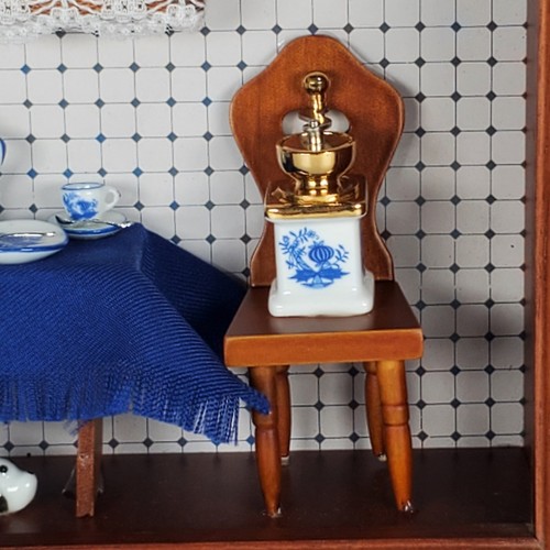 Reutter Porzellan Porcelain Peaked Shadow Wall Box , White & Blue Tea Room w/Dog - Picture 5 of 13