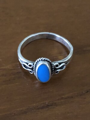 A Beautiful vintage Bali Style Sterling Silver  Ring/blue stone Size 7.5