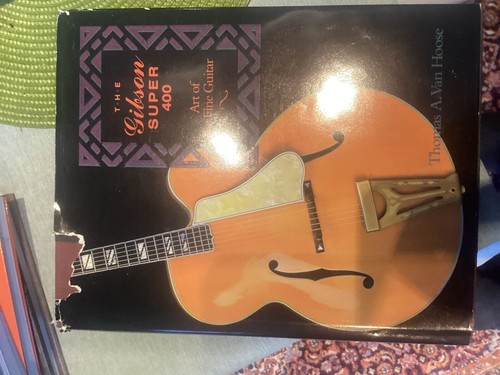THE GIBSON SUPER 400 BOOK - HARD COVER