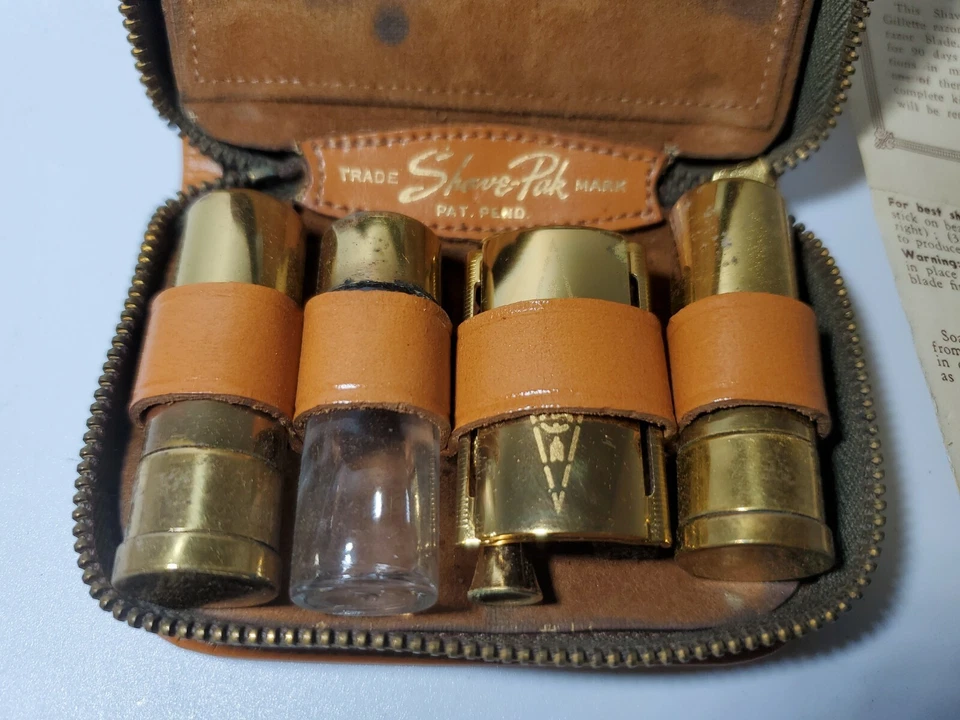 Paquete de afeitar vintage David Grimes MFG Co Gillette kit de afeitar RARO Foto 2 de 4