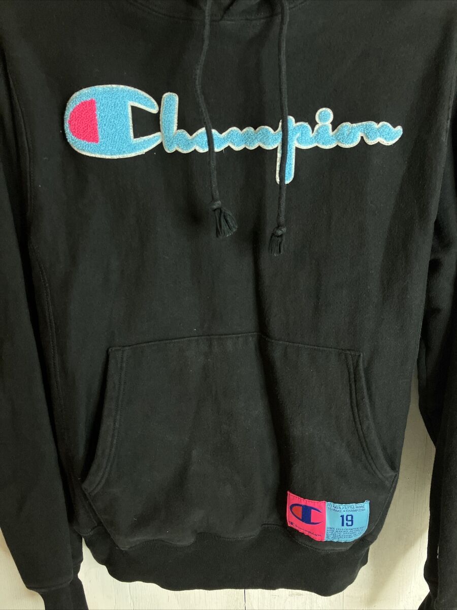 CHAMPION Reverse Weave Embossed Black/Pink/Blue #19 Pullover CHAMPION Reverse Weave Embossed Black/Pink/Blue #19 Pullover