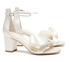 Bella Belle Zoya Ivory Silk Block Heel Shoes with Asymmetrical Bow, US 7.5