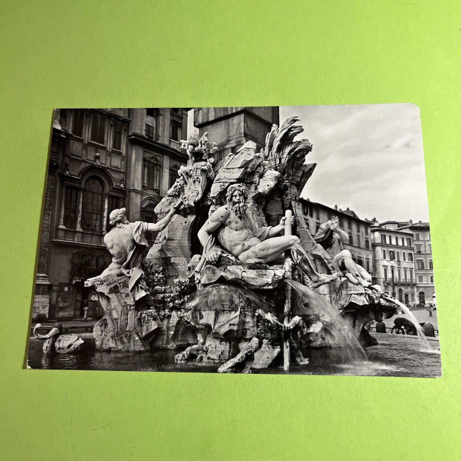ROMA PIAZZA NAVONA PARTICOLARE VIAGGIATA - CARTOLINA BIANCO E NERO