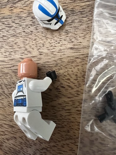Lego Star Wars Minifigure Lot: Imperial Commando, 501st Clone Trooper & B1 Droid - Picture 12 of 13