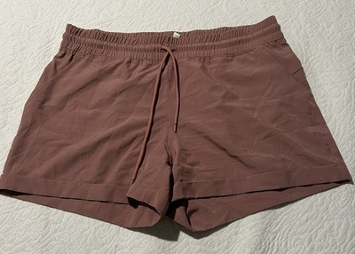 Embrace Life Athleisure Women's L Performance Shorts Deep Mauve Pockets Cuffed