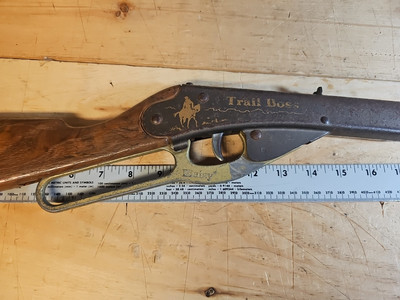 Vintage Daisy Toy Gun Trail Boss Training Rifle Model 960 (24-1189