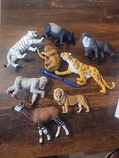 Lot of 8 Larger Sized Plastic Toy Jungle Animals