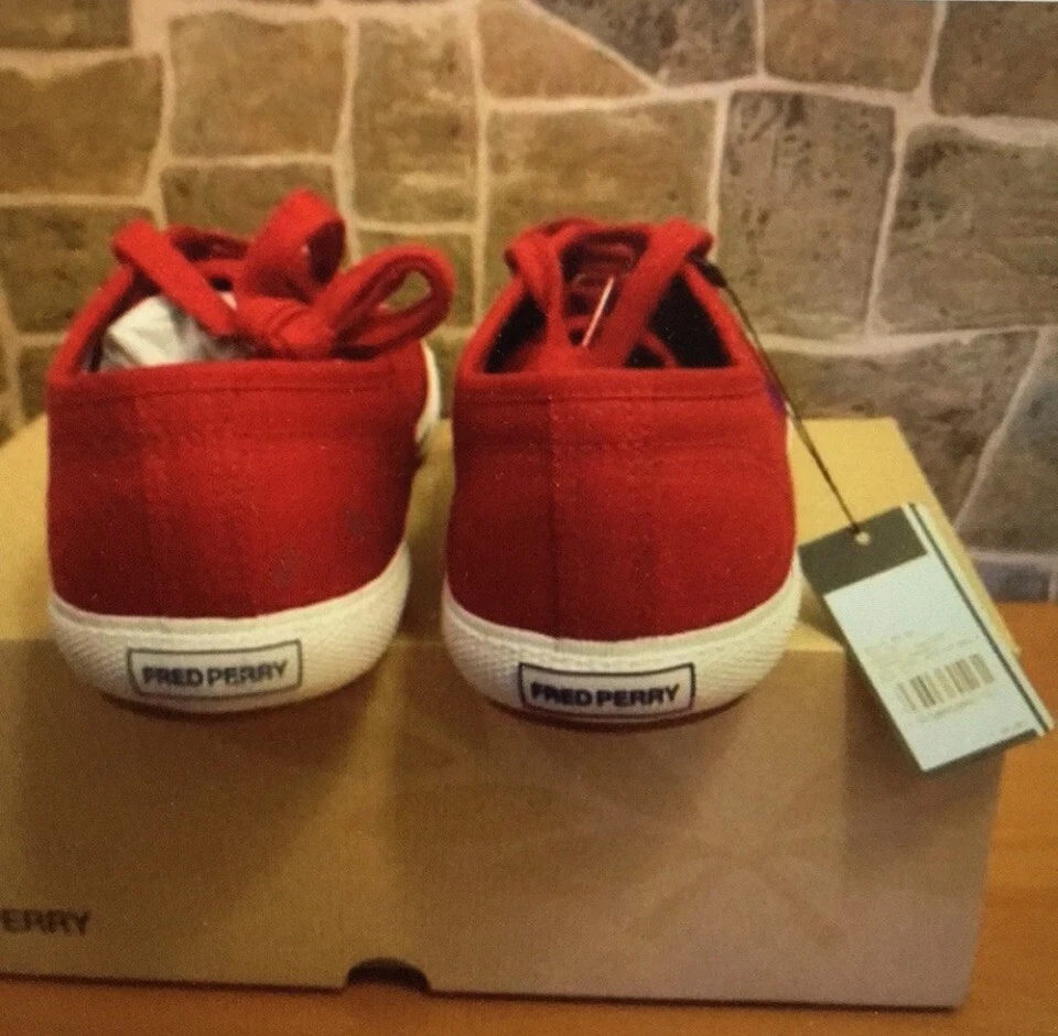 Fred Perry Vintage Tenis Lona Invierno Rojo NUEVO EN CAJA US 11 / UK 10 Foto 3 de 4