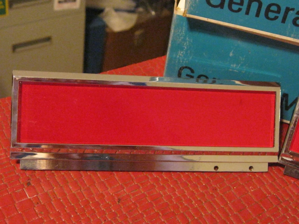 Новый из старых запасов 1975-1976 Buick Electra Limited, комплект внутренних отражателей, в коробках - Изображение 3 из 4