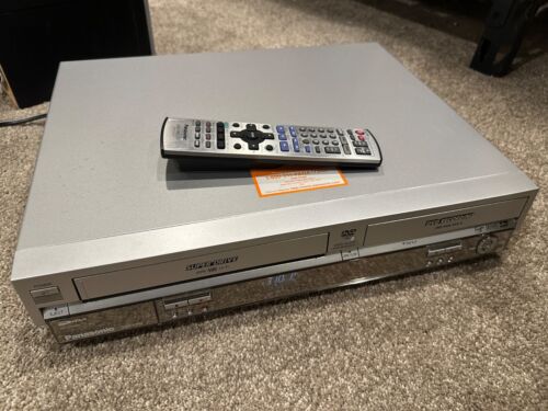 Panasonic DMR-E75VP Lettore DVD VCR TESTE PULITE! con telecomando testato funzionante - Foto 3 di 5