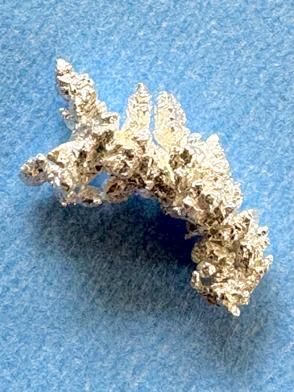0.585 gram  .999 Dendritic Crystal Silver Nugget , beautiful  shape , color