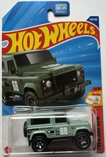2025 Hot Wheels THEN AND NOW 5/10 Land Rover Defender 90 210/250 (Green)