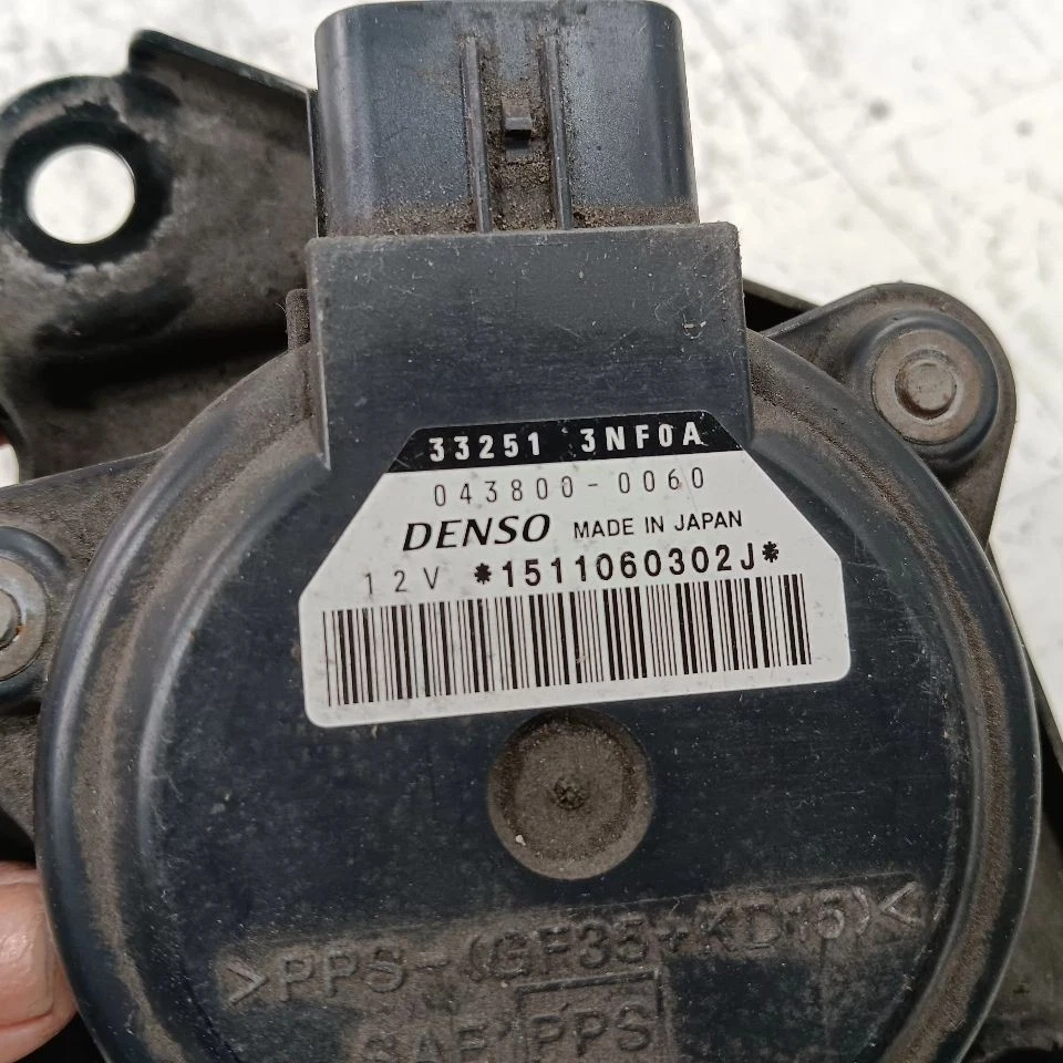 Actuador selector de marchas Nissan LEAF 33251-3NFOA 2013 2014 2015 2016 2017 Foto 2 de 4