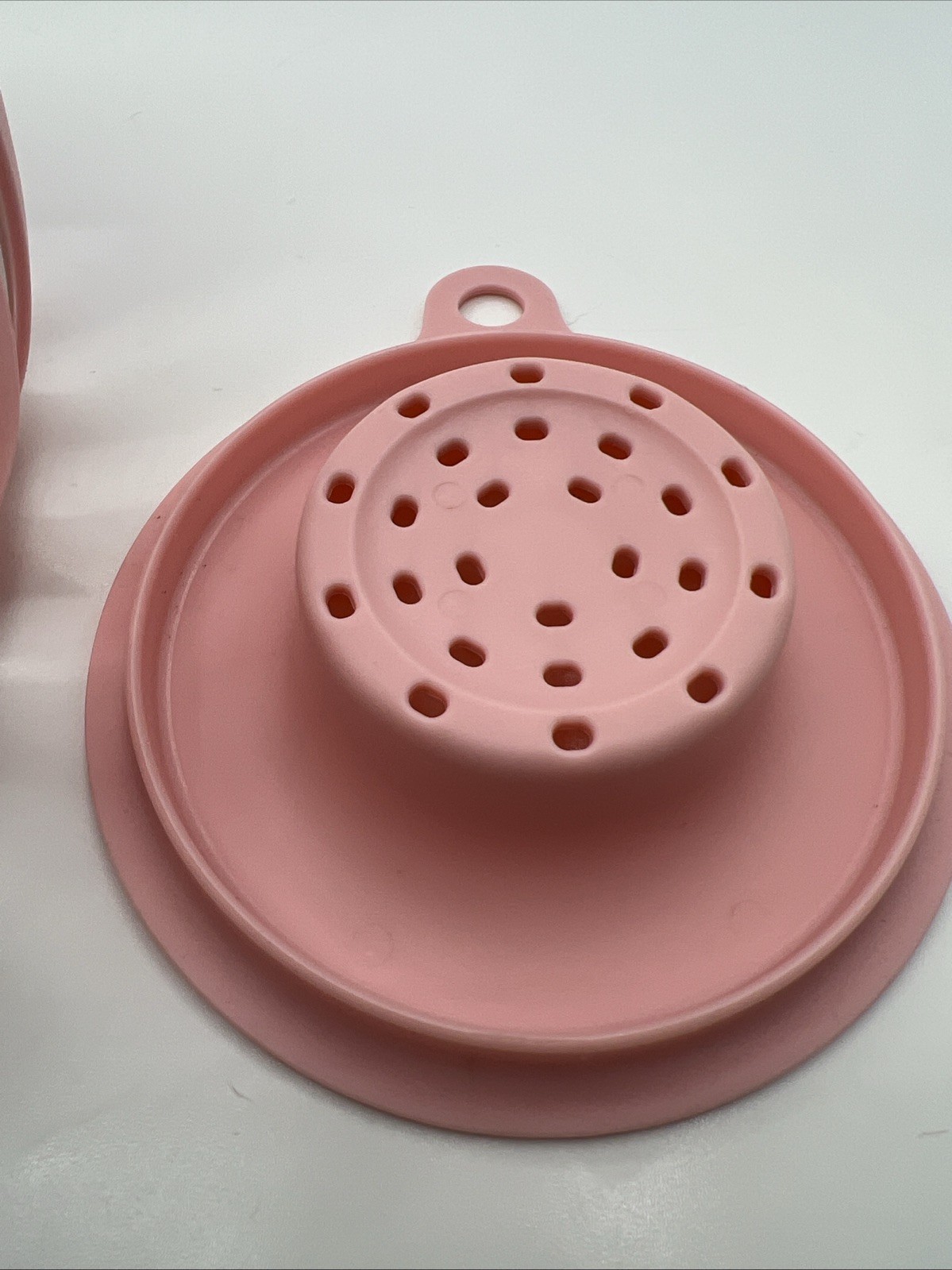 Paris Hilton Microwave Popcorn Popper, Dishwasher Safe, 3.3-Quart, Pink, New