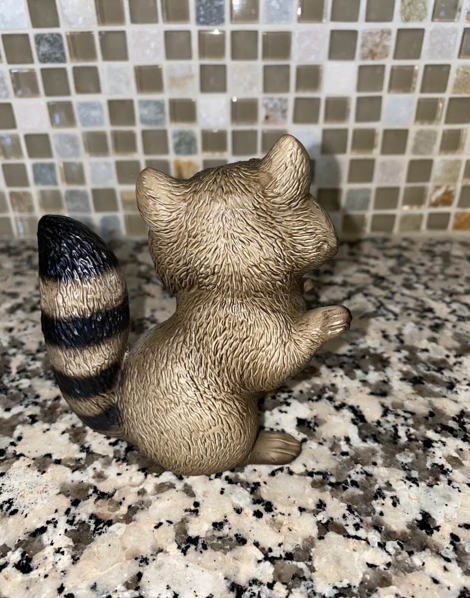 Vintage Ceramic Raccoon Figurine Figure Excellant 4” Stamped HK
