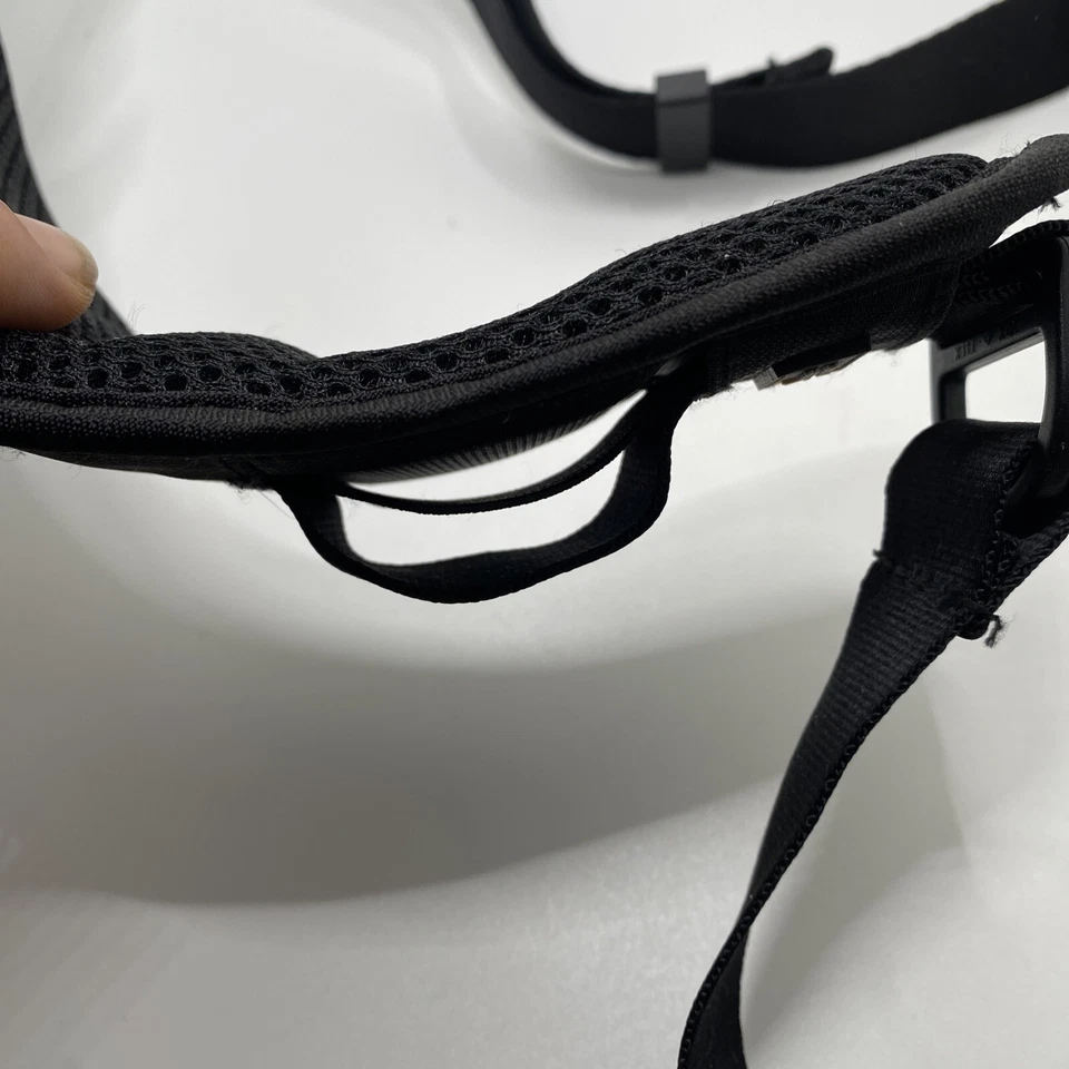 Case Logic DCS-101 DSLR Quick Sling Cross Body Camera Sling - Black - Image 4 of 4