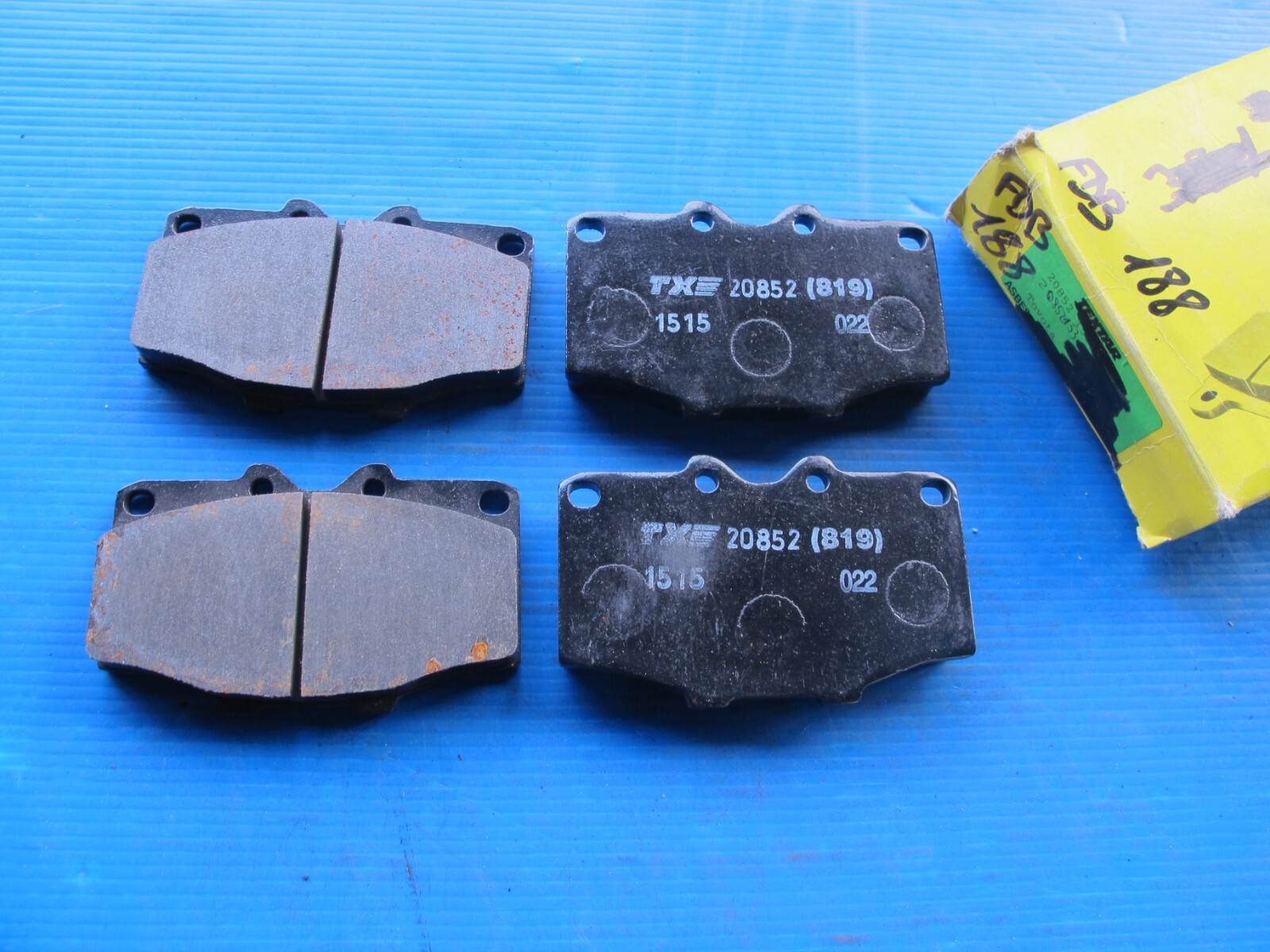 Plaquettes avant Textar haute performance en céramique pour Toyota Land Cruiser