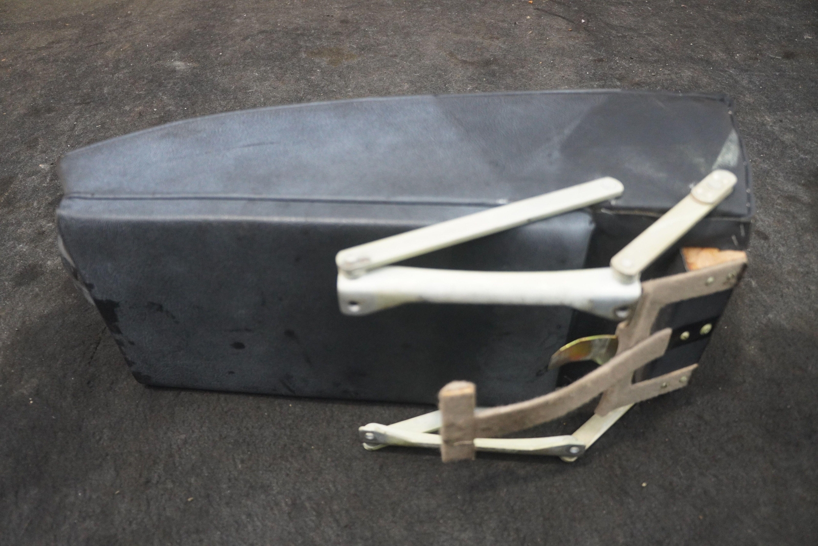 Rear Seat Center Console Fold Down Armrest OEM Bentley Mulsanne 1988