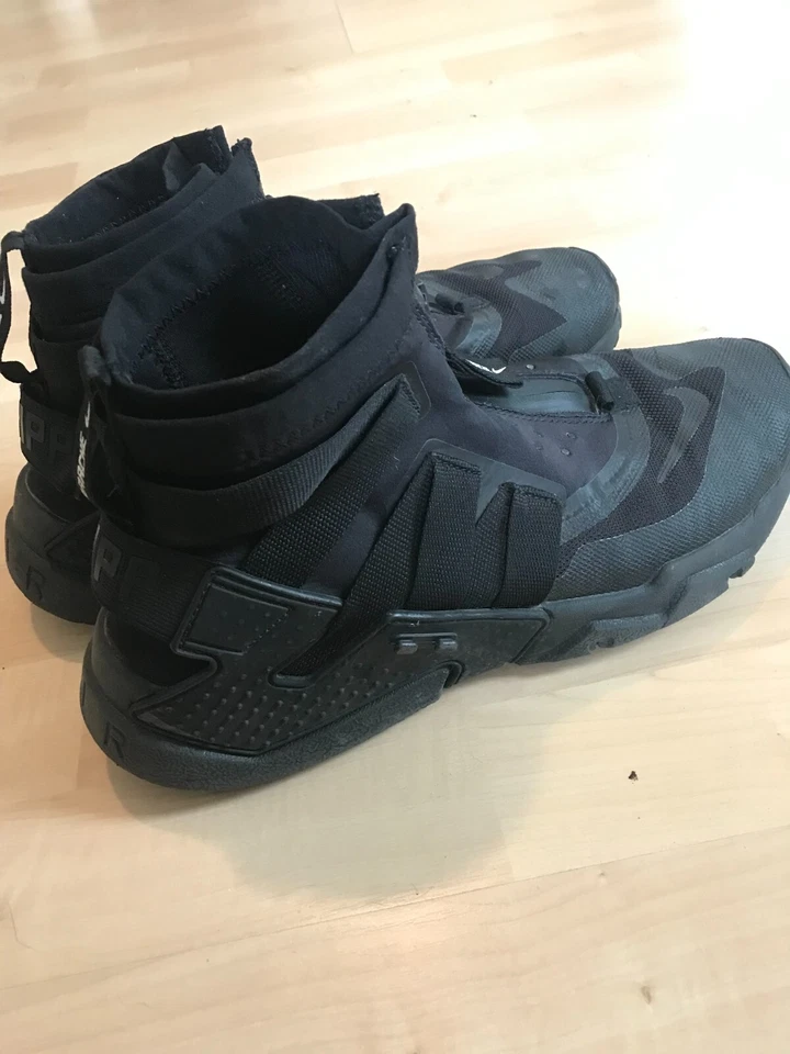 Nike Air Huarache Gripp Triple Black 10.5 US AO1730-002 - Image 4 of 4