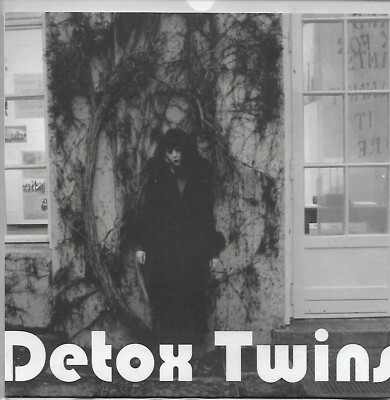 DETOX TWINS In The Hospital Garden 7'' single Edizione Limitata Nuovo Perfetto