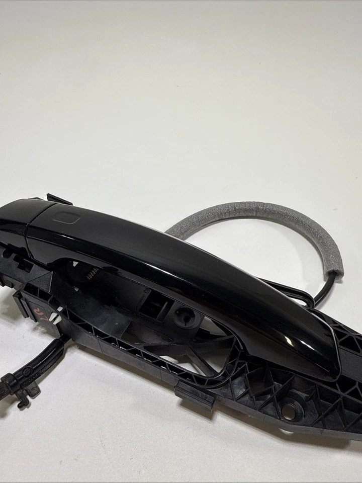 AUDI A3 QUATTRO 2015-2020 MANIJA DE PUERTA EXTERIOR TRASERA IZQUIERDA CON SOPORTE OEM Foto 4 de 4