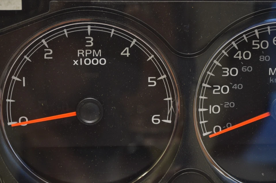 GMC Yukon 2012 2013 velocímetro cuadro de instrumentos 82 k millas R8 004 Foto 2 de 4