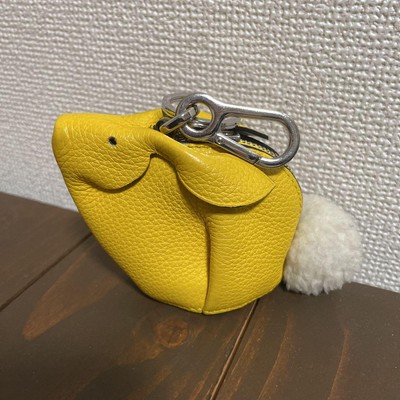 LOEWE チャーム　イエロー　キーホルダー　ウサギ LOEWE Rabbit Charm Coin Case Purse Yellow Leather Bunny Keychain