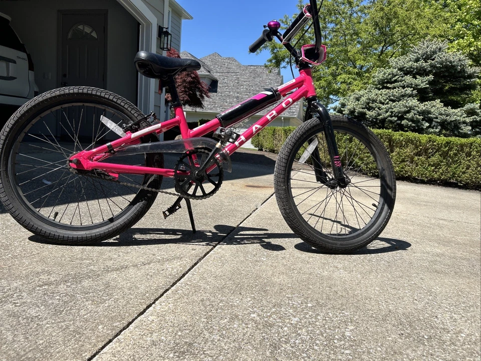 Bicicletas trituradoras BMX Haro en naranja o verde, hallazgo raro, disponibles para camioneta Foto 2 de 4