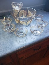 Vintage MCM Chip and Dip GLASS BOWL w/ 7 Small Bowls Barware GOLD Leaf Berry