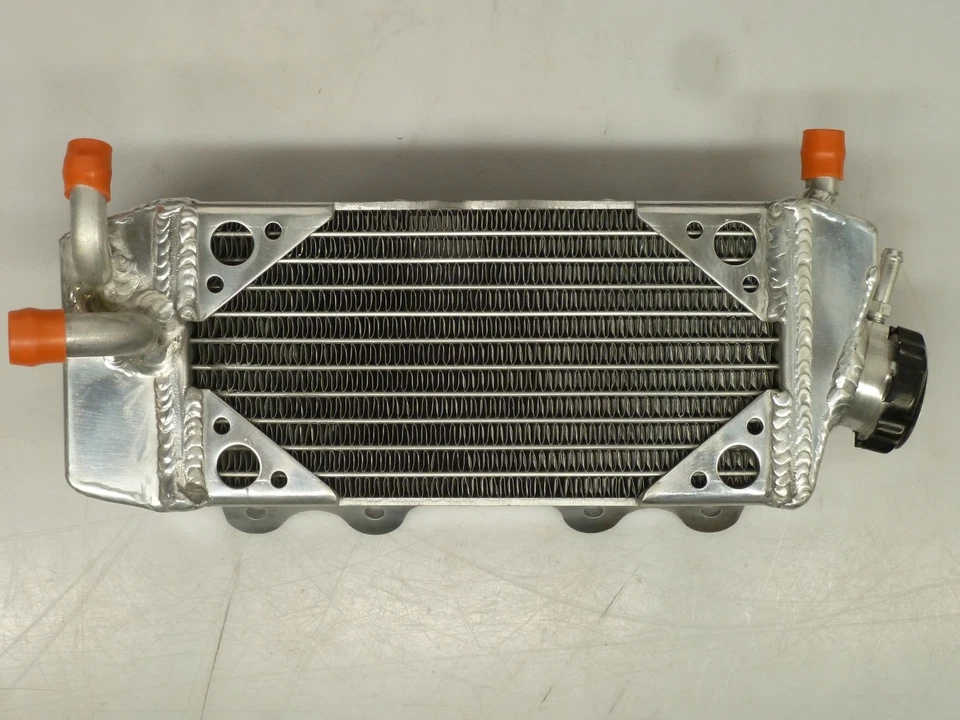 Radiador lado derecho Yamaha YZ250F '03-'05 WR250F '03-'06 Mishimoto Aftermarket. Foto 4 de 4