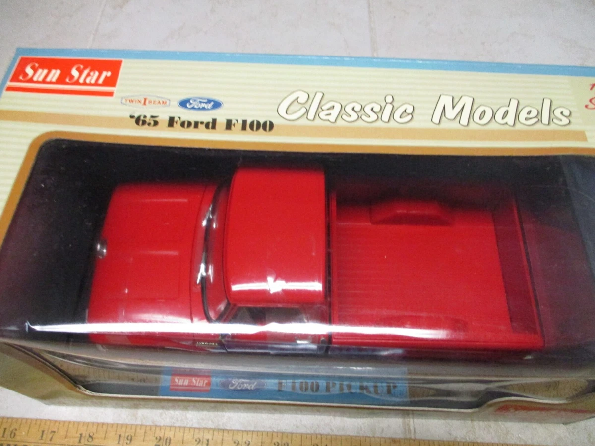 Sun Star Classic Models 1:18 Die Cast - Red '65 Ford F100 Pickup