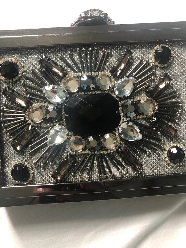 Cartera clutch Gianni Bini con joyas Foto 3 de 4