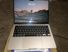 BRAND NEW M3 EXCELLENT CONDITION APPLE MACBOOK AIR 8GB RAM 256GB SSD 10-Core GPU