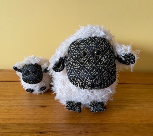 Schaf Türstopper plus passende Lamm Dora Designs