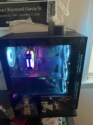Gaming Pc With Montior And Includes All Accessories Like Two Keyboards And Mouse