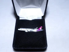 HAWAIIAN AIRLINES AIRPLANE A320 NEO 80'S LAPEL TACK PIN PILOT COLLECTOR GIFT NEW