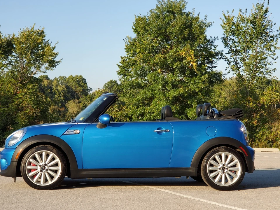 Mini Cooper 2011 convertible John Cooper Works Foto 4 de 4