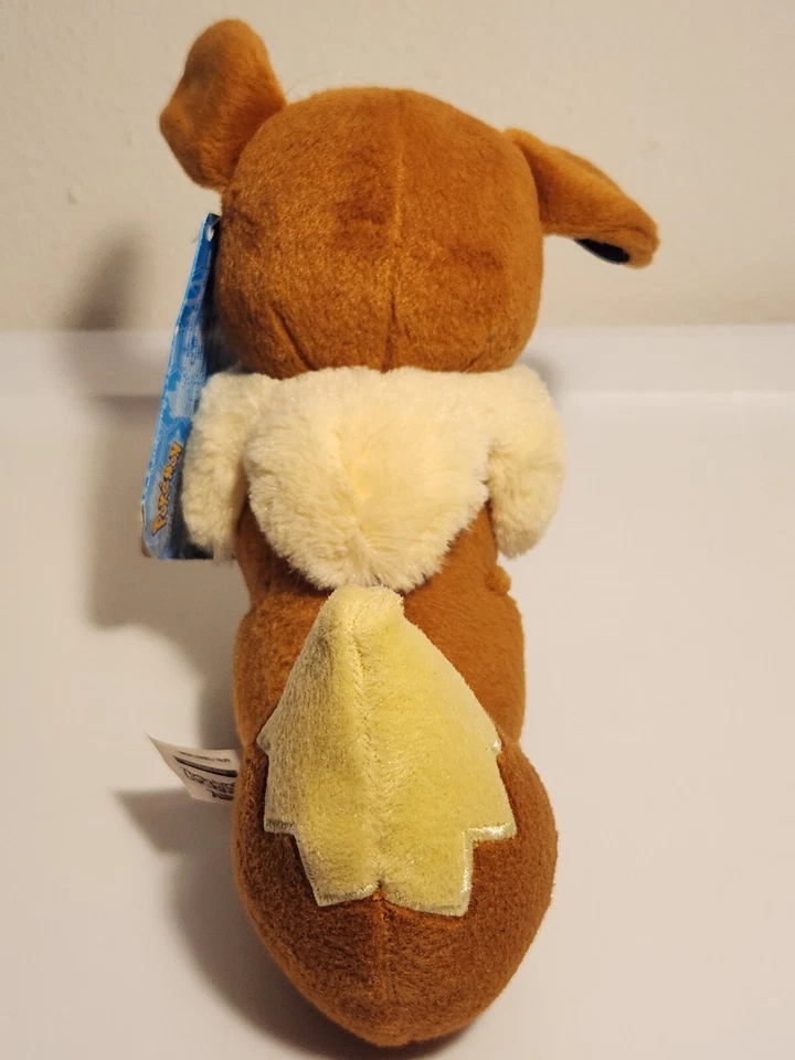 NUEVO con etiquetas Tomy 2016 Pokemon EEVEE EVOLI Peluche 7" Ojos cerrados Sonriente Lindo Foto 3 de 4