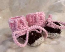 Vintage adorable 1980s Pair of Handmade Crocheted Baby Booties Pink and Brown