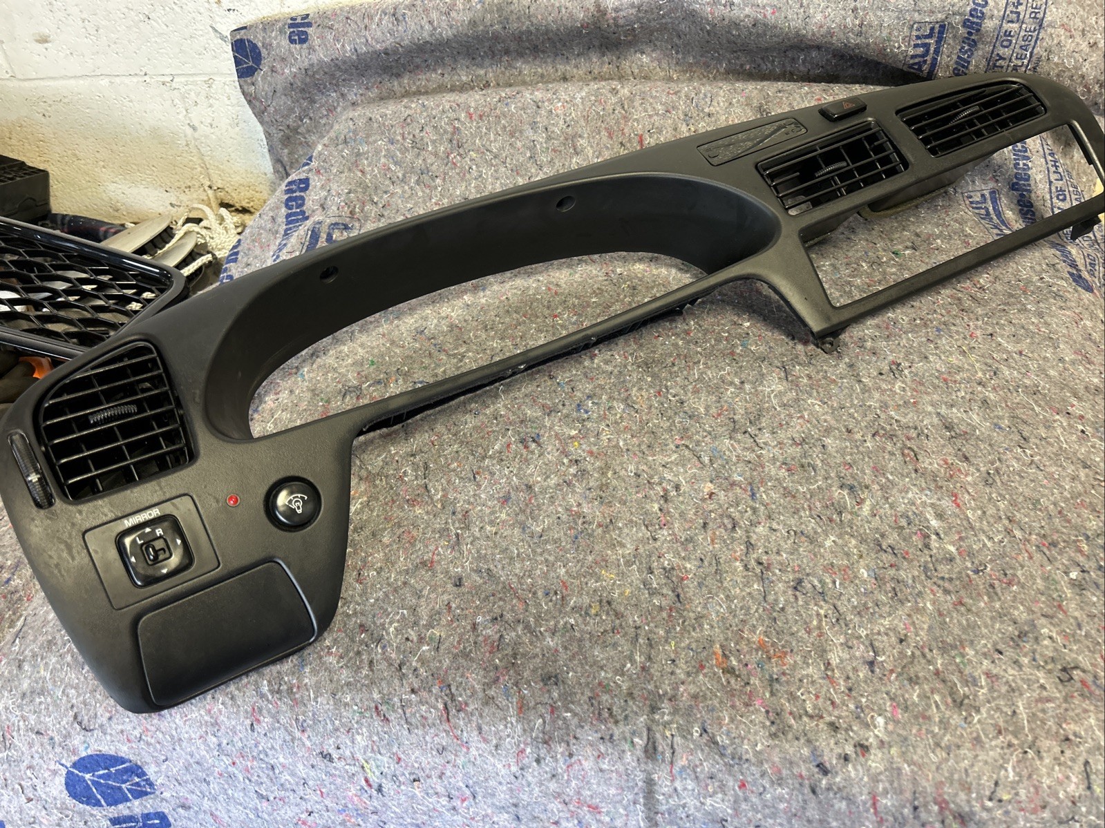 1994-1996 Toyota Camry speedometer cluster trim bezel cover w clock dash vents