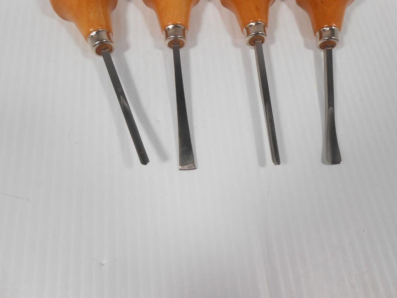 Set of 4 Walnut Hollow WOOD CARVING PALM CHISELS KNIVES.