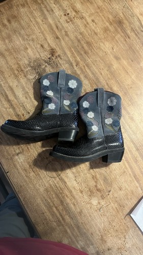 Grey And Black Floral Pattern Women’s Ariat Boot Size 11 B - Picture 4 of 10