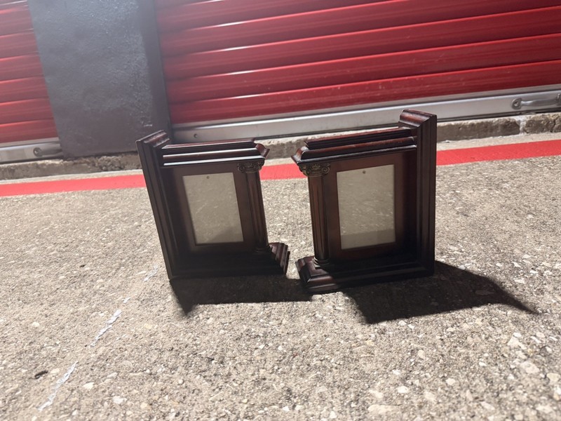 BOMBAY & CO EUC 2 BOOK END PHOTO HOLDER DESK SHELF 