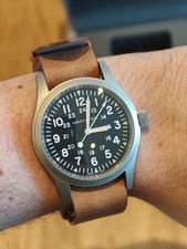 Hamilton Khaki Field Mechanical 38mm in original box with free extra straps!!!