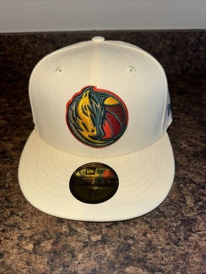 New Era 59Fifty Dallas Mavericks Cream Color Hat & Multi Color Logo New 7 1/4
